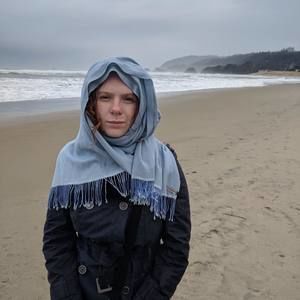 Meet your Posher, Julia